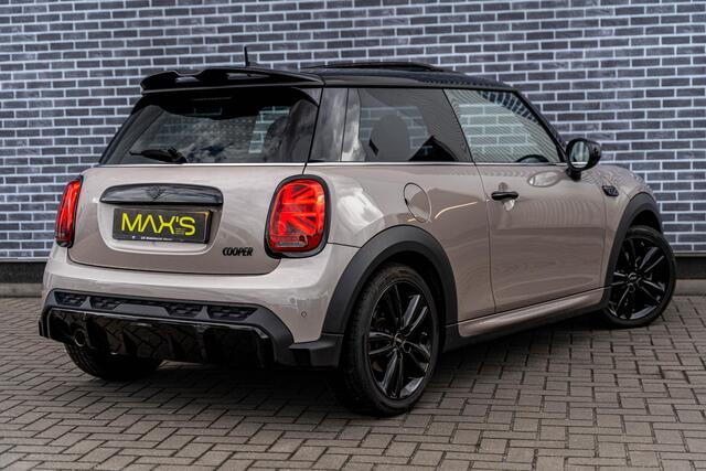 Mini COOPER Mini 1.5 Rockingham GT Edition | Panoramadak | John Cooper Works Sportstoelen | John Cooper Works Aerodynamic Kit | Navigatie | LED Koplampen | Parkeersensoren