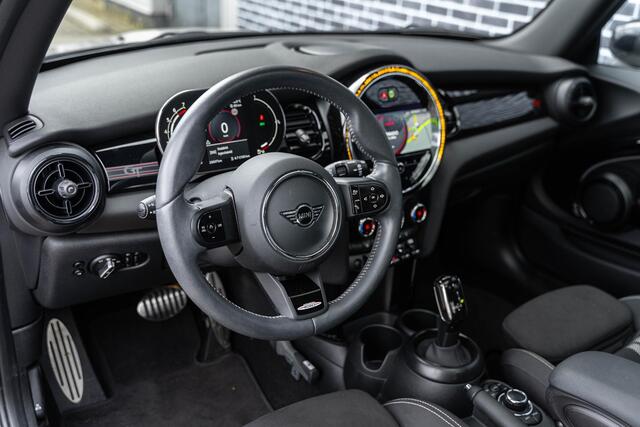 Mini COOPER Mini 1.5 Rockingham GT Edition | Panoramadak | John Cooper Works Sportstoelen | John Cooper Works Aerodynamic Kit | Navigatie | LED Koplampen | Parkeersensoren