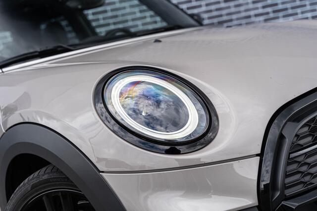Mini COOPER Mini 1.5 Rockingham GT Edition | Panoramadak | John Cooper Works Sportstoelen | John Cooper Works Aerodynamic Kit | Navigatie | LED Koplampen | Parkeersensoren