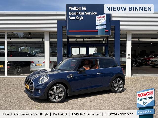 Mini COOPER 3-Deurs 1.5 60 Years Edition / Automaat / NL-Auto / Open-Panodak / Head-Up Display / Vol-Leder / Stoelverwarming / Cruise-Control / Apple-Carplay & Android-Auto / Draadloze-Telefoonlader / Climate-Control / Keyless / LED / PDC V+A / 17'' LMV / ENZ.