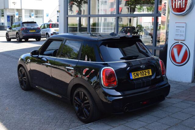 Mini COOPER 5-Deurs 1.5 Chili Serious Business|JCW|