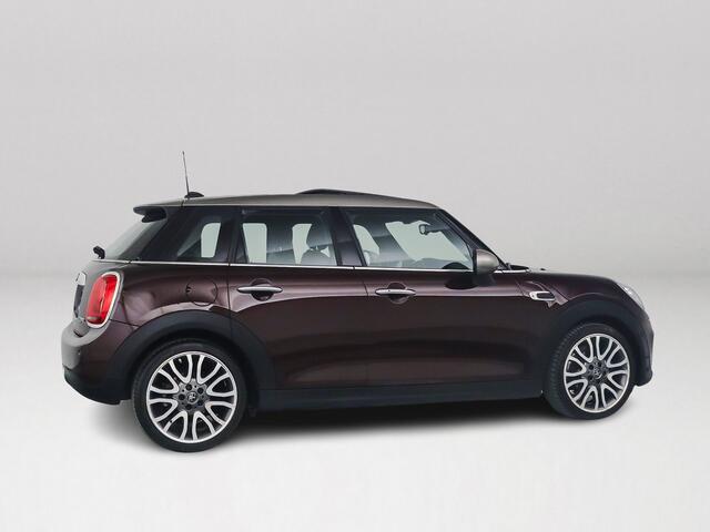 Mini COOPER 5-Deurs 1.5 Chili | Parkeersensoren | Stoelverwarming | Cruise control | Head-up display | Harman Kardon