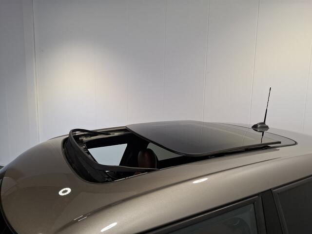 Mini COOPER 5-Deurs 1.5 Chili | Navigatie | LM Velgen 17" | Voorstoelen Verwarmd | Elektrisch Glazen Panoramadak | Cruise Control | Adaptieve LED Koplampen | Airco |