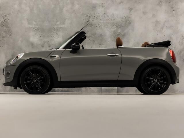 Mini COOPER Cabrio 1.5 Chili Sport (GROOT NAVI, DEALER ONDERHOUDEN, DIAMOND STITCHING, LEDER, STOELVERWARMING, SPORTSTOELEN, JACK UNION ACHTERLICHTEN, PARKEERSENSOREN, NIEUWSTAAT)