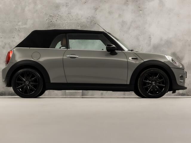 Mini COOPER Cabrio 1.5 Chili Sport (GROOT NAVI, DEALER ONDERHOUDEN, DIAMOND STITCHING, LEDER, STOELVERWARMING, SPORTSTOELEN, JACK UNION ACHTERLICHTEN, PARKEERSENSOREN, NIEUWSTAAT)