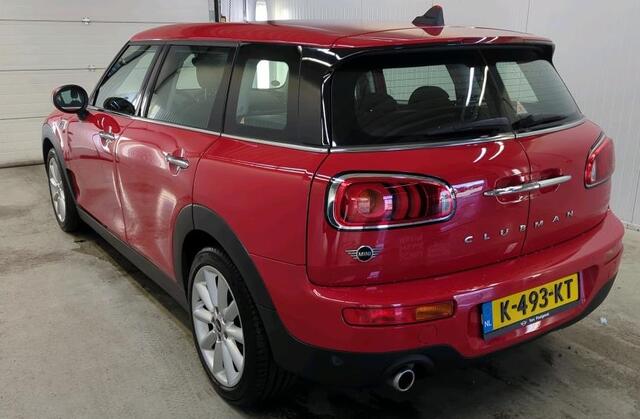 Mini COOPER CLUBMAN Mini 1.5 136 pk Business Edition Navigatie Plus DAB Clima + Cruise Control 17 Inch Velgen Carplay Parkeersensoren Alarm NL Auto