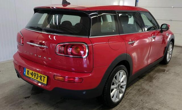 Mini COOPER CLUBMAN Mini 1.5 136 pk Business Edition Navigatie Plus DAB Clima + Cruise Control 17 Inch Velgen Carplay Parkeersensoren Alarm NL Auto