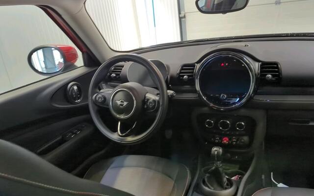Mini COOPER CLUBMAN Mini 1.5 136 pk Business Edition Navigatie Plus DAB Clima + Cruise Control 17 Inch Velgen Carplay Parkeersensoren Alarm NL Auto