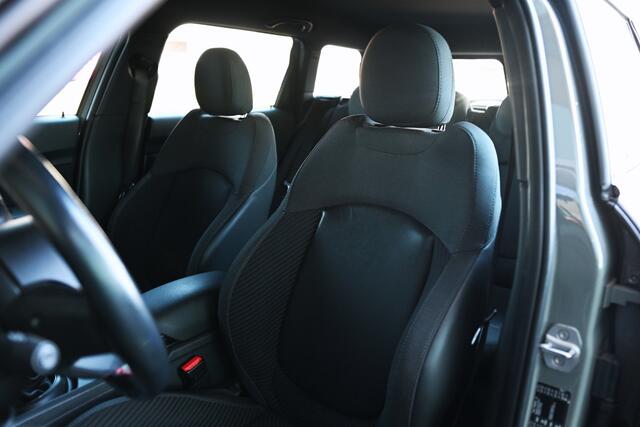 Mini COOPER CLUBMAN Chili / Comfort Access / Comfortstoelen / Apple CarPlay / LED / Cruise Control / Multifunctioneel stuurwiel