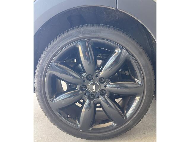 Mini COOPER CLUBMAN Mini 2.0 S Pepper Serious Business | AUTOMAAT | NAVI XL | CARPLAY/ANDROID | CRUISE CONTROL | PDC | CLIMATE CONTROL | LMV 18'' | STOELVERWARMING | KEYLESS | LED | BLUETOOTH | ALL-SEASON BANDEN