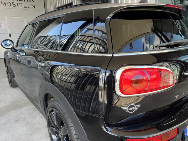 Mini COOPER CLUBMAN Mini 1.5 Chili | AUTOMAAT | SCHUIF/KANTELDAK | CARPLAY/ANDROID | NAVI | CRUISE CONTROL | PDC | CLIMATE CONTROL | LMV 18'' | STOELVERWARMING | KEYLESS | LED | BLUETOOTH | ALL-SEASON BANDEN