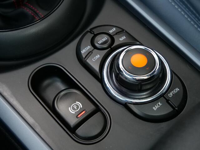 Mini COOPER CLUBMAN Mini 2.0 192pk S Chili Automaat Leder / Schuifdak / Trekhaak / Harman Kardon