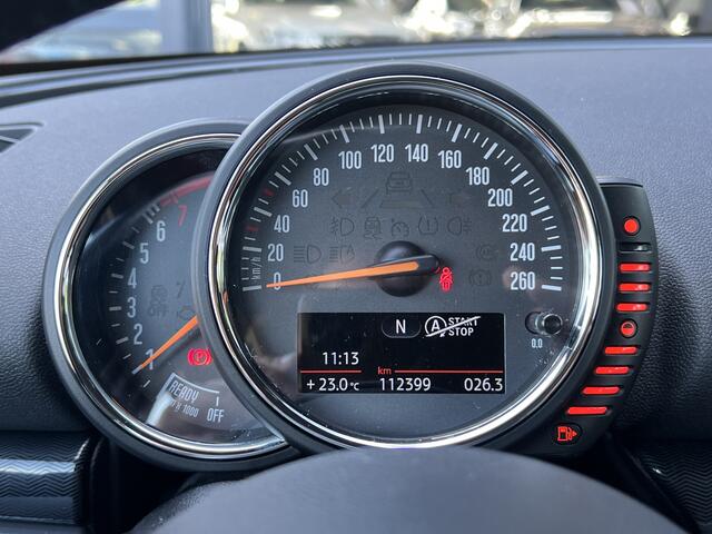 Mini COOPER CLUBMAN 1.5 136 pk Business Navigatie Trekhaak Clima + Cruise Control 17 Inch Velgen Parkeersensoren NL Auto