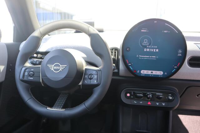 Mini COOPER S 5-deurs 2.0 Favoured Trim + Pakket M / Panoramadak /MINI Head-Up Display