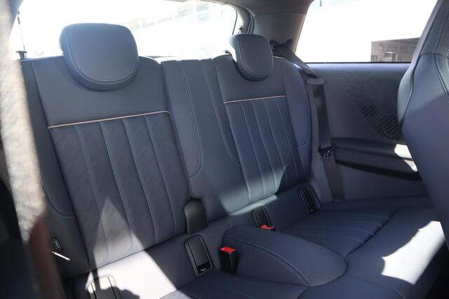 Mini COOPER S 5-deurs 2.0 Favoured Trim + Pakket M / Panoramadak /MINI Head-Up Display