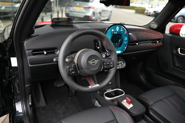 Mini COOPER S Hatchback Automaat / JCW / Pakket XL / 18 inch JCW Lap Spoke 2-tone