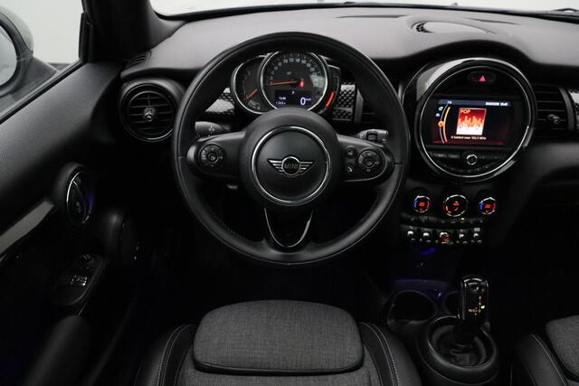 Mini COOPER S Mini 2.0 Chili 2018 | Airco | Stoelverwarming | Panoramadak | Onderhoudshistorie | Parkeersensoren | Cruise Control | Keyless Go | Stuurwiel Bediening | Boekjes