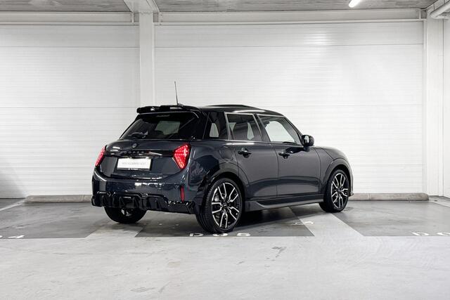 Mini COOPER S 5-deurs | John Cooper Works Uitvoerung | Pakket XL | 18" JCW Lap Spoke two-tone