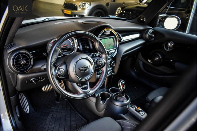 Mini COOPER S Mini 2.0 F1 Aut. | JCW-Trim | Navigatie | Panorama | Half Leder | H&K | Camera | 18"LM | White Silver