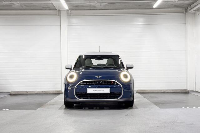 Mini COOPER S 5-Deurs 2.0 Favoured XL | Panoramadak | Head-Up Display | Stoelverwarming