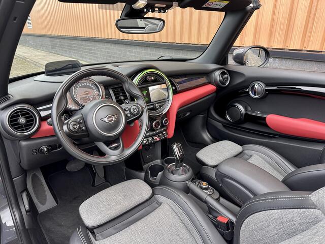 Mini COOPER S Mini Cabrio 2.0 Night Jack Edition | Achteruitrijcamera | Adaptieve Cruise Control | Apple Carplay / Android Auto | Keyless Go/Entry | Head-Up Display | Parkeersensoren | Stoelverwarming |