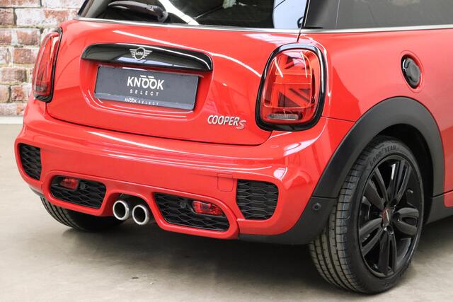 Mini COOPER S Hatchback Knightsbridge Edition Automaat 3 deurs / Panoramadak / Navigatiesysteem Plus / Leder / Harman Kardon / Stoelverwarming / LED / Head-Up Display / JCW Exterieur / 17 Inch / Extra Getint Glas / Parkeersensoren