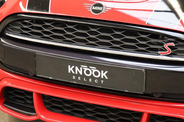 Mini COOPER S Hatchback Knightsbridge Edition Automaat 3 deurs / Panoramadak / Navigatiesysteem Plus / Leder / Harman Kardon / Stoelverwarming / LED / Head-Up Display / JCW Exterieur / 17 Inch / Extra Getint Glas / Parkeersensoren