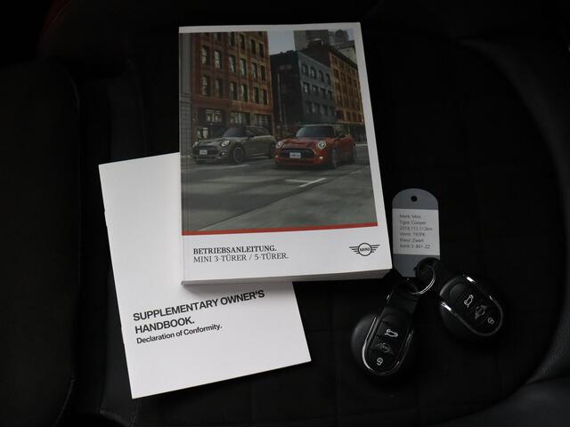 Mini COOPER S 2.0 John Cooper Works pakket! | Elektrisch Panoramadak | Carplay | Adaptief Cruise Control | LED!