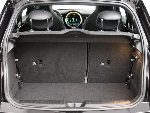 Mini COOPER S 2.0 John Cooper Works pakket! | Elektrisch Panoramadak | Carplay | Adaptief Cruise Control | LED!