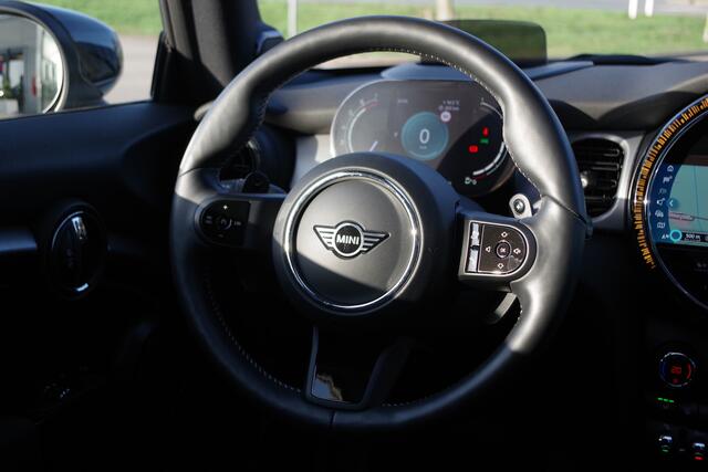 Mini COOPER S Mini 2.0 MINI Yours 180 PK Automaat, Leder, Panoramdak, Head-Up, Carplay, H/K Sound