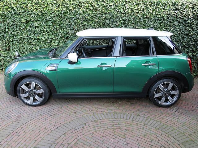 Mini COOPER S 2.0 60 Years Edition F55 LCI 5-drs met Head-up, Adap. Cruis, Apple Carplay en 17"