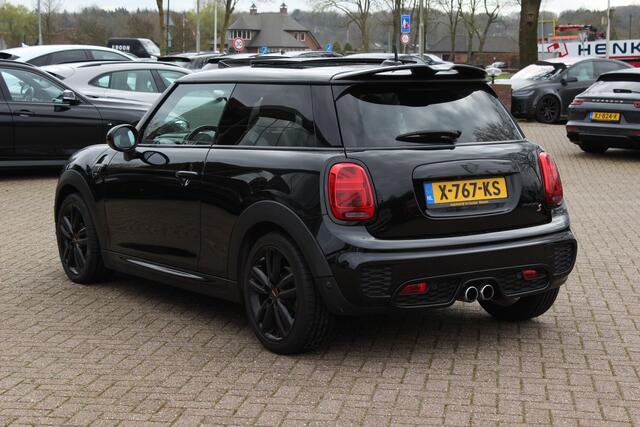 Mini COOPER S Mini 2.0 Chili / Panoramadak / Camera / Head-up / Leder / Harman Kardon / 18'' / Navigatie / Stoelverwarming / Cruise Control