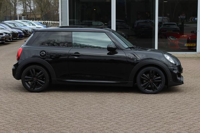 Mini COOPER S Mini 2.0 Chili / Panoramadak / Camera / Head-up / Leder / Harman Kardon / 18'' / Navigatie / Stoelverwarming / Cruise Control