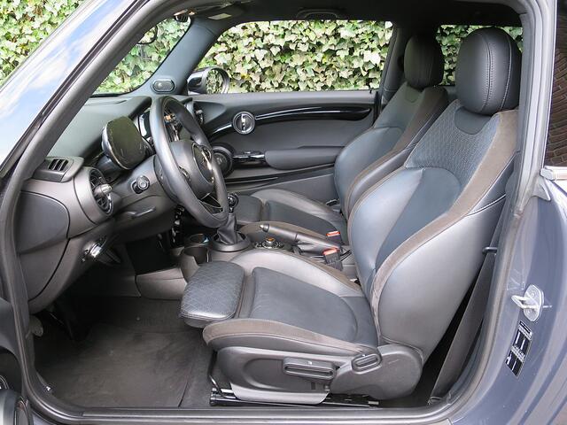 Mini COOPER S 2.0 Chili F56 LCI Black ext, LED, DAB, HK, Park ass en 17"