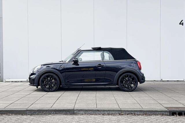 Mini COOPER S Cabrio Resolute Edition 18 Inch / JCW pakket / Stuur & Stoelverwarming / Harman Kardon / Led Koplampen / Comfort Acces / Head Up Display / Always Open Timer