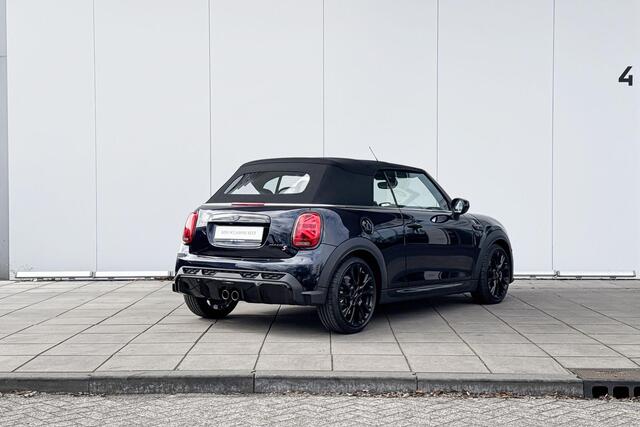 Mini COOPER S Cabrio Resolute Edition 18 Inch / JCW pakket / Stuur & Stoelverwarming / Harman Kardon / Led Koplampen / Comfort Acces / Head Up Display / Always Open Timer