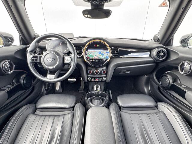 Mini COOPER S Cabrio Resolute Edition 18 Inch / JCW pakket / Stuur & Stoelverwarming / Harman Kardon / Led Koplampen / Comfort Acces / Head Up Display / Always Open Timer