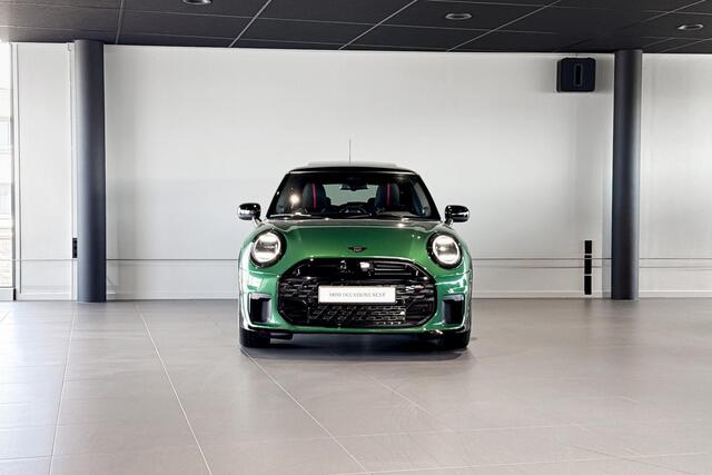Mini COOPER S 3-deurs 2.0 Favoured M | Glazen Panoramadak | Harman Kardon | Stoelverwarming | Head-Up Display |