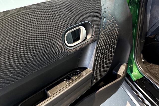 Mini COOPER S 3-deurs 2.0 Favoured M | Glazen Panoramadak | Harman Kardon | Stoelverwarming | Head-Up Display |
