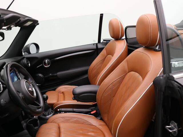 Mini COOPER S Mini Cabrio 2.0 Chili Serious Business / Navigatie / Parkeersensoren voor en achter / Historie digitaal aanwezig / Stoelverwarming voor / Airco Climat Control / LMV / Elektrisch Cabriodak / Lederen bekleding /
