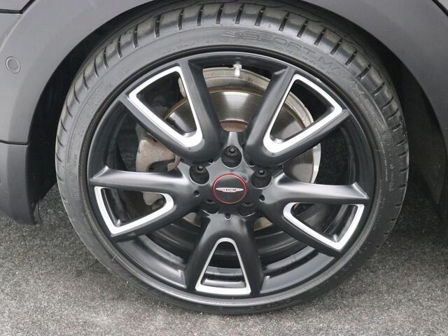 Mini COOPER S Mini Cabrio 2.0 Chili Serious Business / Navigatie / Parkeersensoren voor en achter / Historie digitaal aanwezig / Stoelverwarming voor / Airco Climat Control / LMV / Elektrisch Cabriodak / Lederen bekleding /