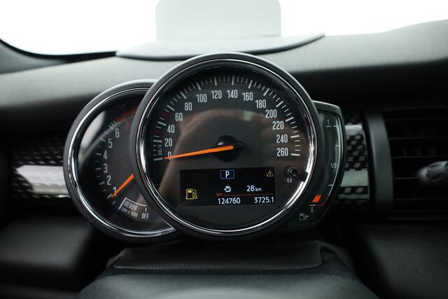 Mini COOPER S Hammersmith - Orig. NL | Pano | HUD | JCW Pakket | Harman Kardon | Adapt. Cruise | Stoelverw. | Leder | PDC | Nav + App.connect | V