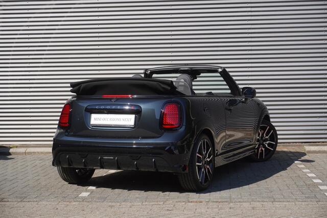 Mini COOPER S Cabrio John Cooper Works Uitvoering | Pakket XL | 18" JCW Lap Spoke 2-tone | HIFI System Harman Kardon | MINI Head-Up Display | Comfort Access