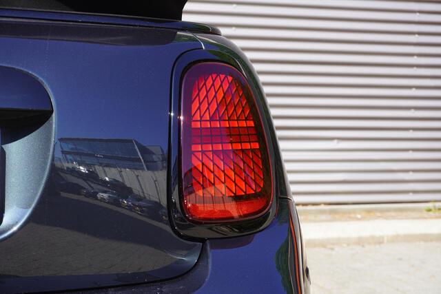 Mini COOPER S Cabrio John Cooper Works Uitvoering | Pakket XL | 18" JCW Lap Spoke 2-tone | HIFI System Harman Kardon | MINI Head-Up Display | Comfort Access