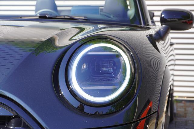 Mini COOPER S Cabrio John Cooper Works Uitvoering | Pakket XL | 18" JCW Lap Spoke 2-tone | HIFI System Harman Kardon | MINI Head-Up Display | Comfort Access