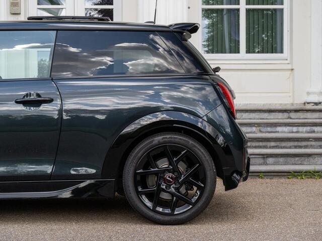 Mini COOPER S 3-Deurs 2.0 John Cooper Works | Pano | Head-Up | 360 camera | Inparkeer hulp |