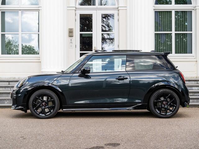 Mini COOPER S 3-Deurs 2.0 John Cooper Works | Pano | Head-Up | 360 camera | Inparkeer hulp |