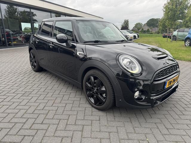 Mini COOPER S 5-Deurs 2.0 Pepper