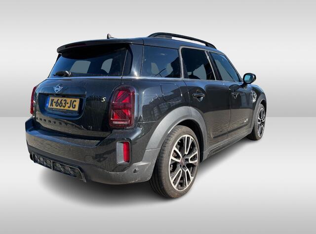 Mini COUNTRYMAN Mini 2.0 Cooper S E ALL4 / JCW Package / Panoramadak / Camera / Leder / 19'' / Harman Kardon / Keyless / Stoelverwarming / DAB / Cruise Control