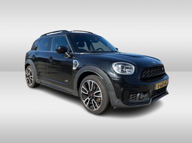Mini COUNTRYMAN Mini 2.0 Cooper S E ALL4 / JCW Package / Panoramadak / Camera / Leder / 19'' / Harman Kardon / Keyless / Stoelverwarming / DAB / Cruise Control